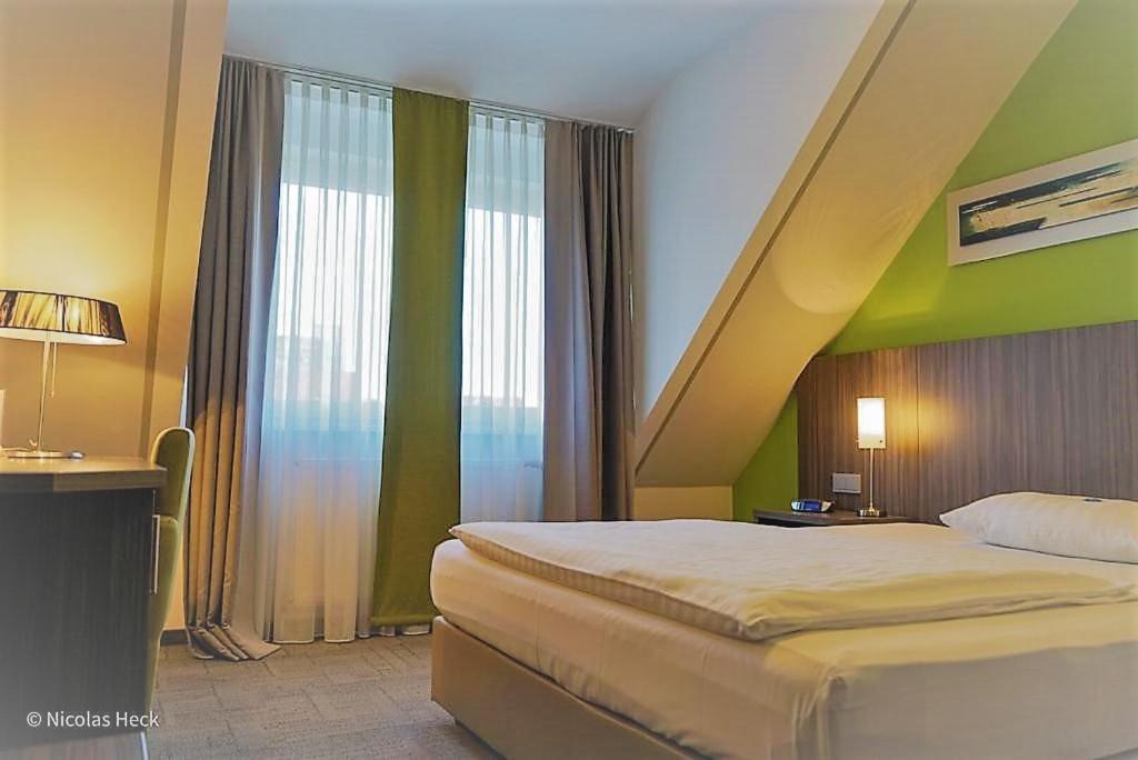 Hotel Ambiente Walldorf Walldorf  Dış mekan fotoğraf