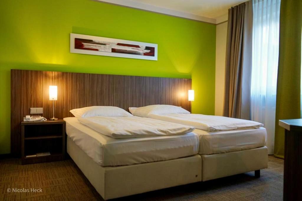Hotel Ambiente Walldorf Walldorf  Dış mekan fotoğraf