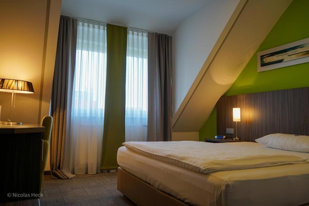 Hotel Ambiente Walldorf Walldorf  Dış mekan fotoğraf